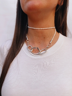 Collar Curva en internet