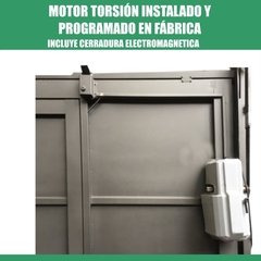 Portón levadizo automático, con motor Torsión y 2 controles. De 2.70x 2.35 chapa Nº 18 con puerta de escape. Ideal 4x4 y camioneta. en internet