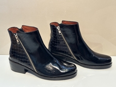 Bota Camelia charol negro - comprar online