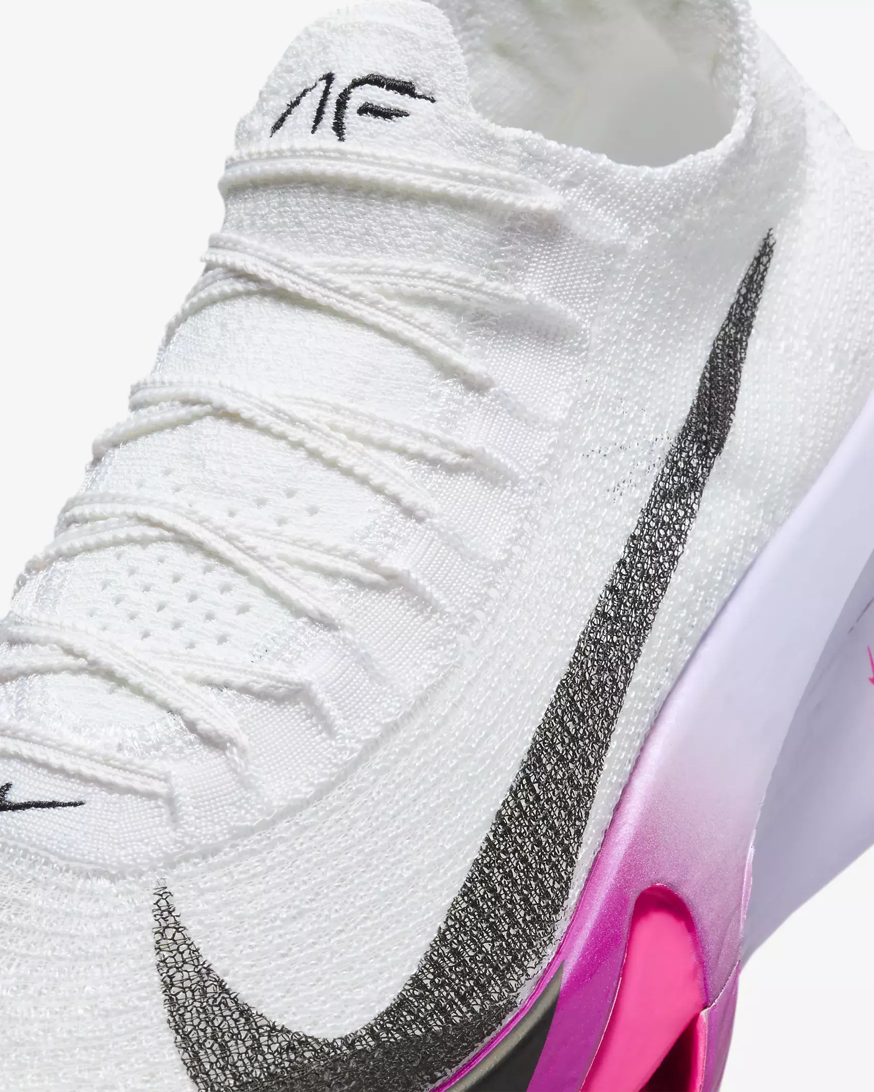 Tênis Nike Air Zoom Alphafly NEXT%3 nas cores branco e rosa, com design aerodinâmico e sola acolchoada, disponível na Supernova Sneakers.